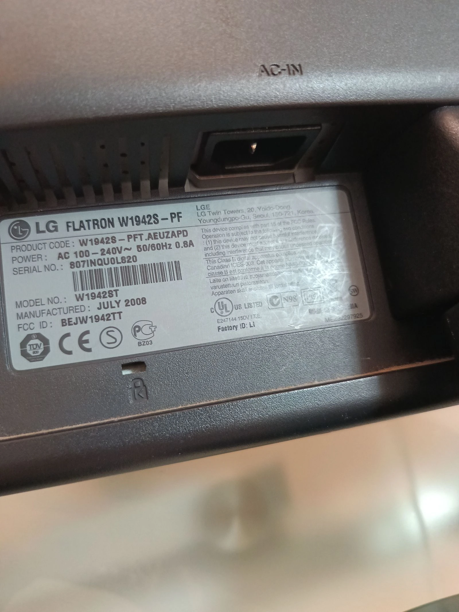 19 inch LG Flatron W1942S Monitor Black with cable, perfect condition – photo 7